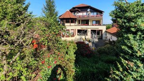 Exterior - Landhotel Schönblick (Bad Herrenalb)