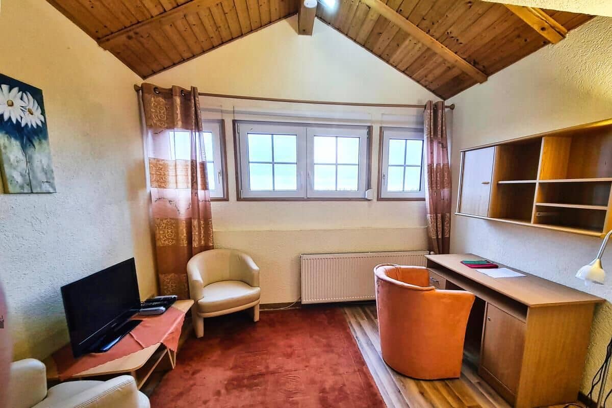 Basic Double Room, 1 King Bed, Non Smoking (20DZ) | Free WiFi