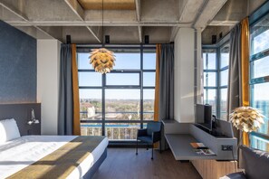 Panoramic Double Room | Minibar, in-room safe, desk, laptop workspace - U Parkhotel (Enschede)