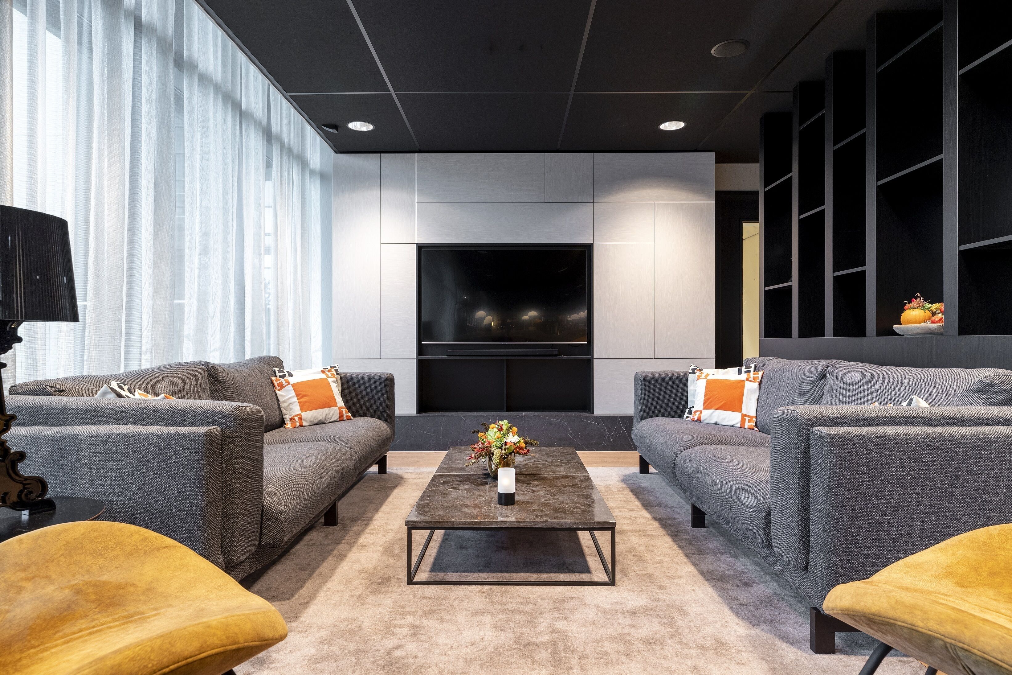 breakfast, lunch and dinner served