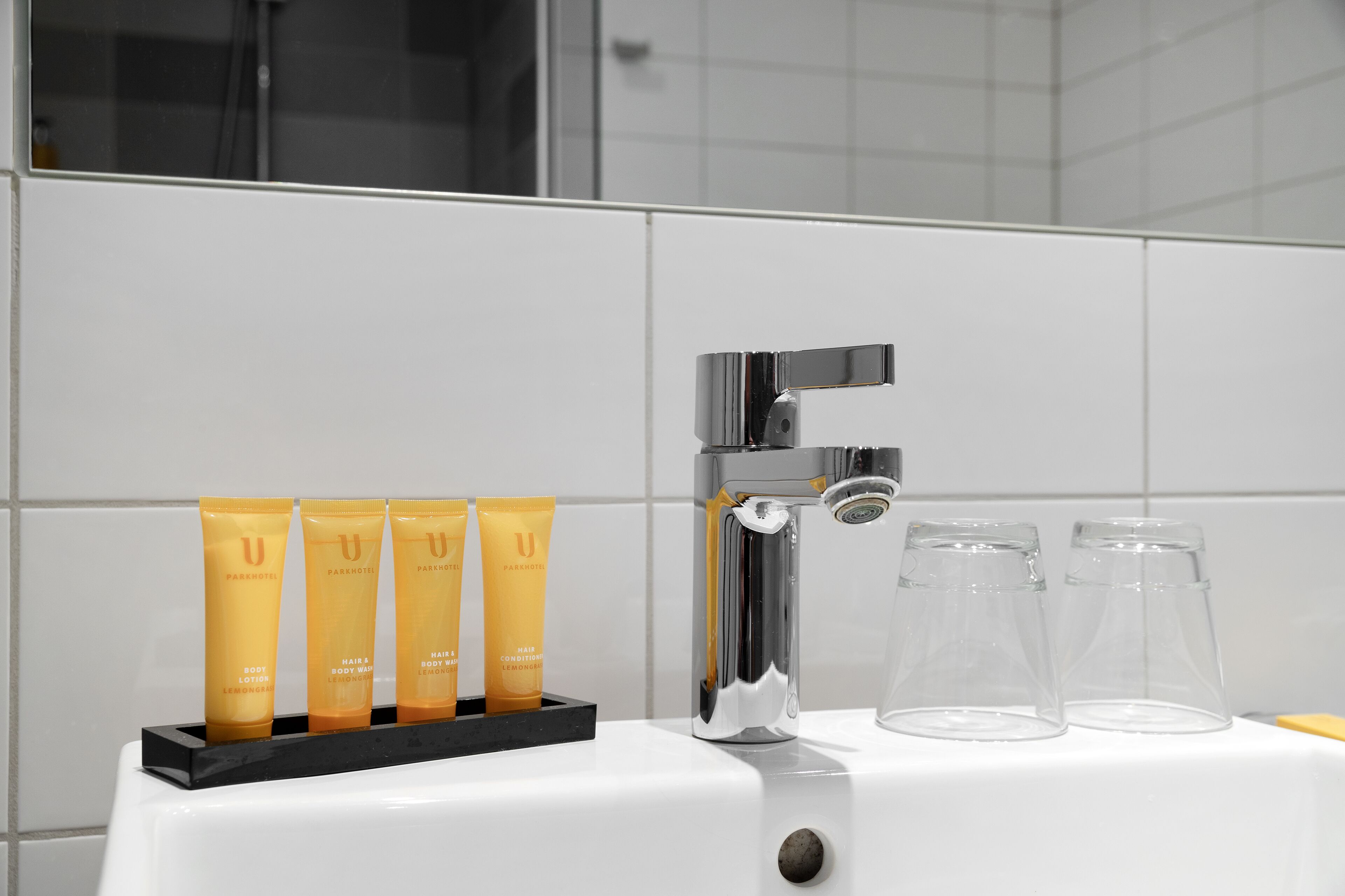 shower, rainfall showerhead, free toiletries, hair dryer