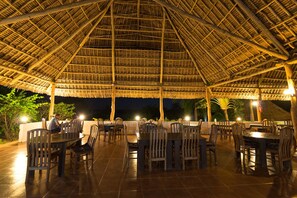 Breakfast, lunch, dinner served; local and international cuisine 