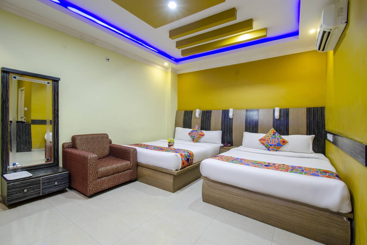 Superior Suite, 1 Queen Bed, Non Smoking | Desk, free WiFi