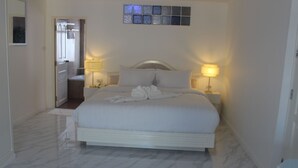 Presidential Suite, 1 King Bed, Accessible, City View | In-room safe, WiFi (free) - Le Cafe Royale Hotel (Pattaya)
