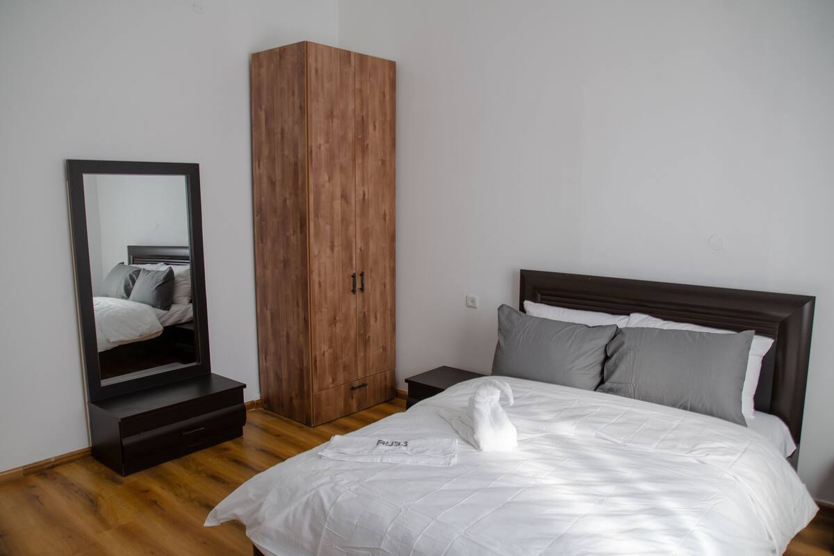 Apartamento conforto, várias camas, para não fumantes | Wi-Fi de cortesia, roupa de cama