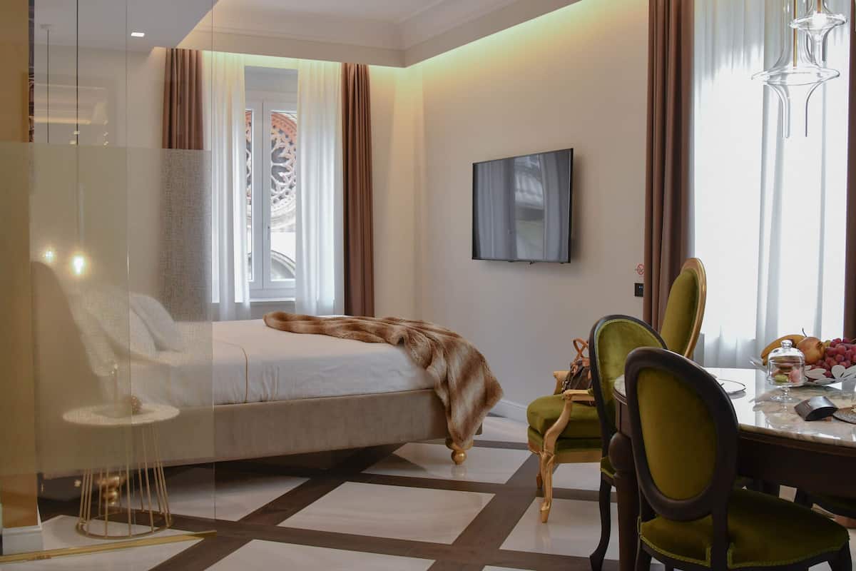 Suite Gold | Egyptian cotton sheets, premium bedding, down comforters