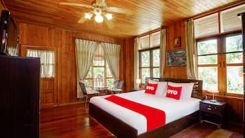 Deluxe Double Room | In-room safe, desk, free WiFi
