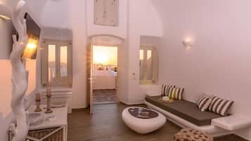 Luxury Studio Suite (Angel) | Living room | Smart TV