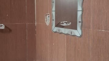 Chambre Exécutive | Lavabo de la salle de bain