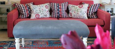 Cottage | Living area