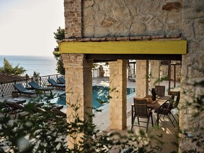 Villa, 4 chambres, piscine privée | Terrasse/Patio