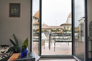 Apartment, 5 Schlafzimmer | Blick vom Balkon