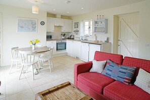 Cottage | Living area | Flat-screen TV - Folly Cottage (Eastbourne)