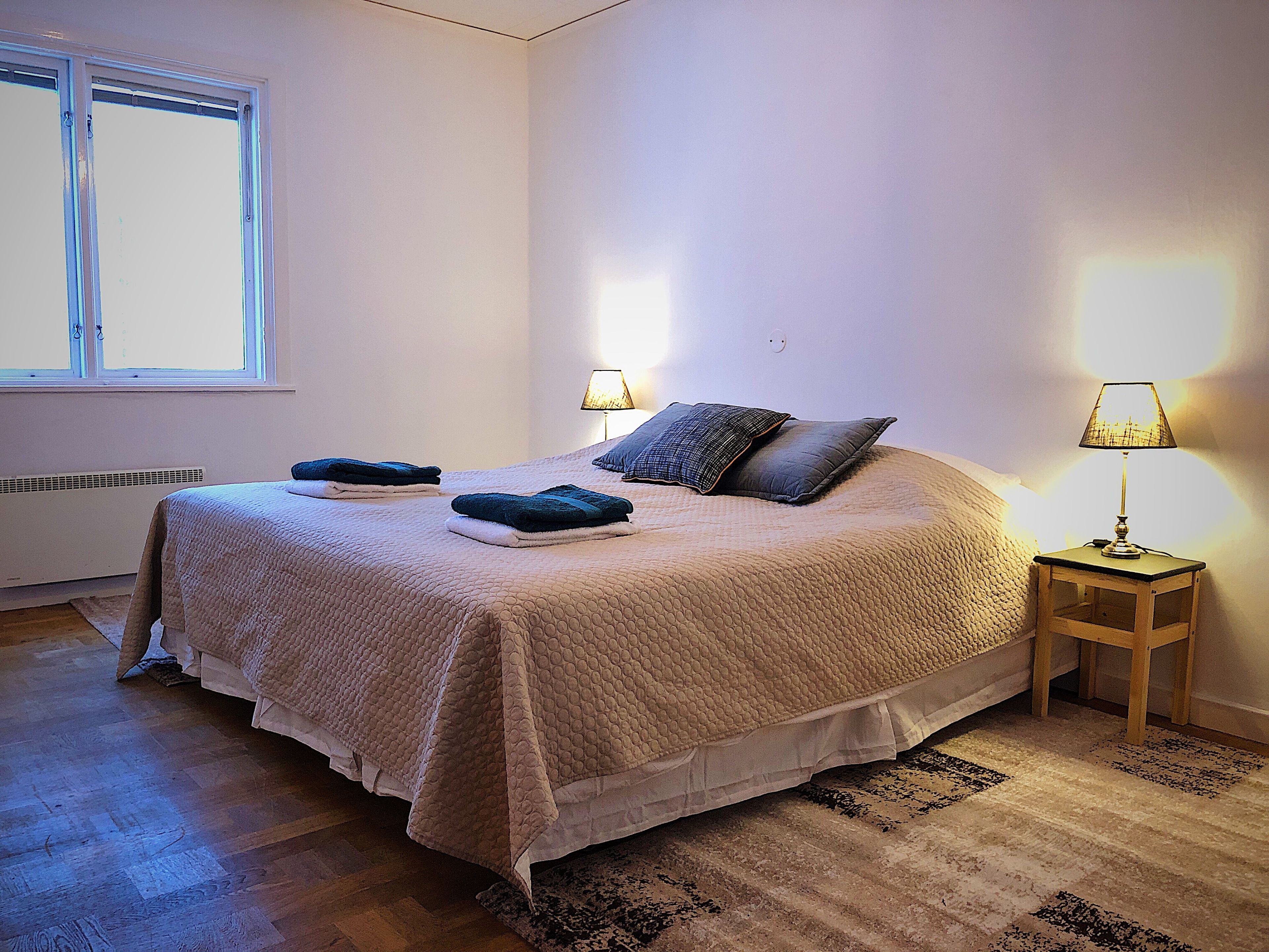 3 bedrooms, individually decorated, individually furnished