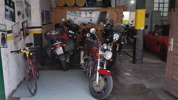 Tempat parkir