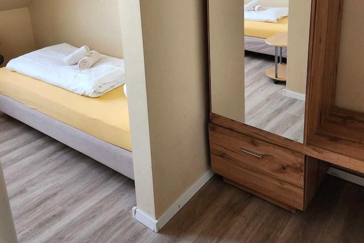 Schreibtisch, schallisolierte Zimmer, kostenloses WLAN, Bettwäsche