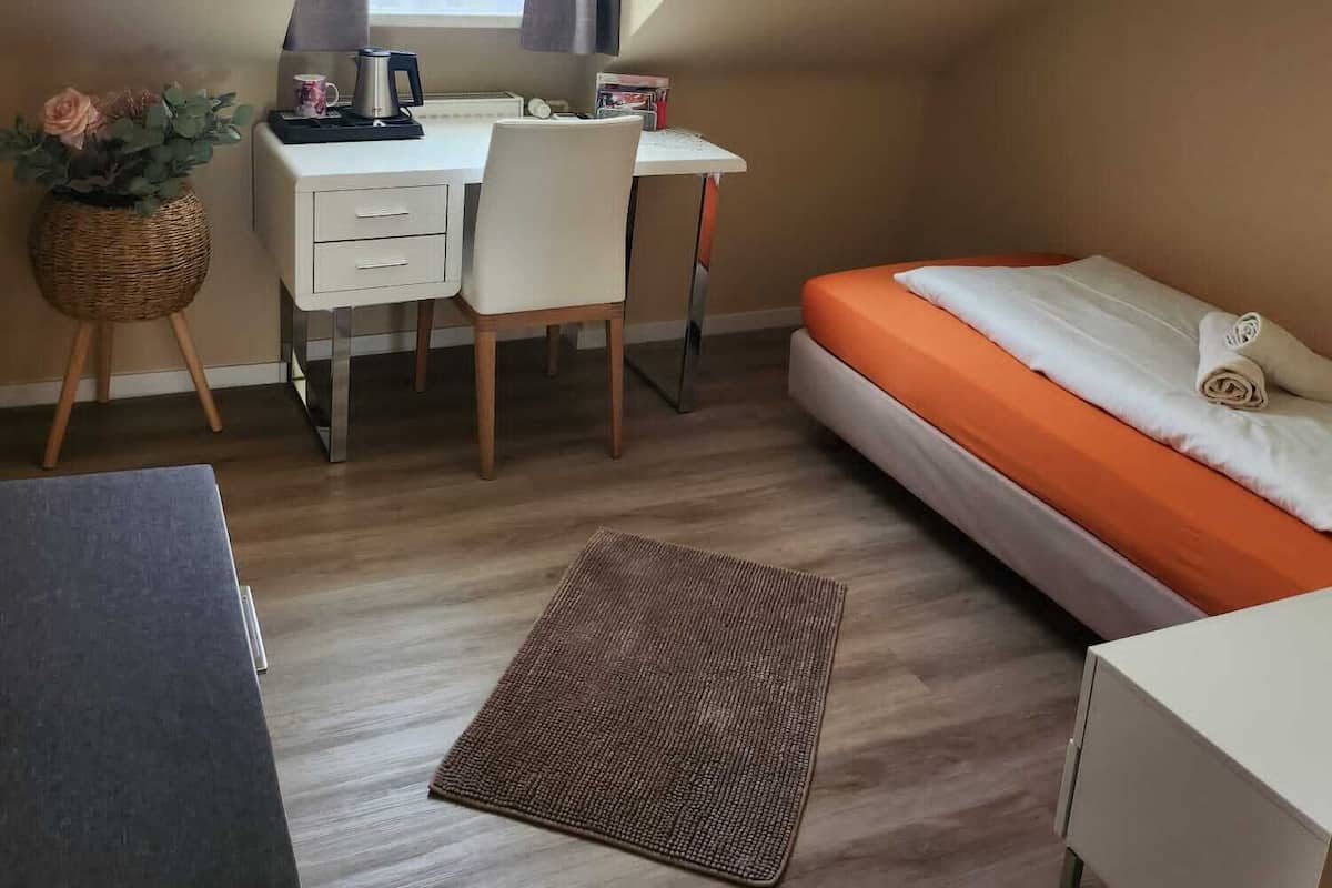 Chambre Simple Économique, 1 lit une place, non-fumeurs | Bureau, chambres insonorisées, Wi-Fi gratuit, draps fournis