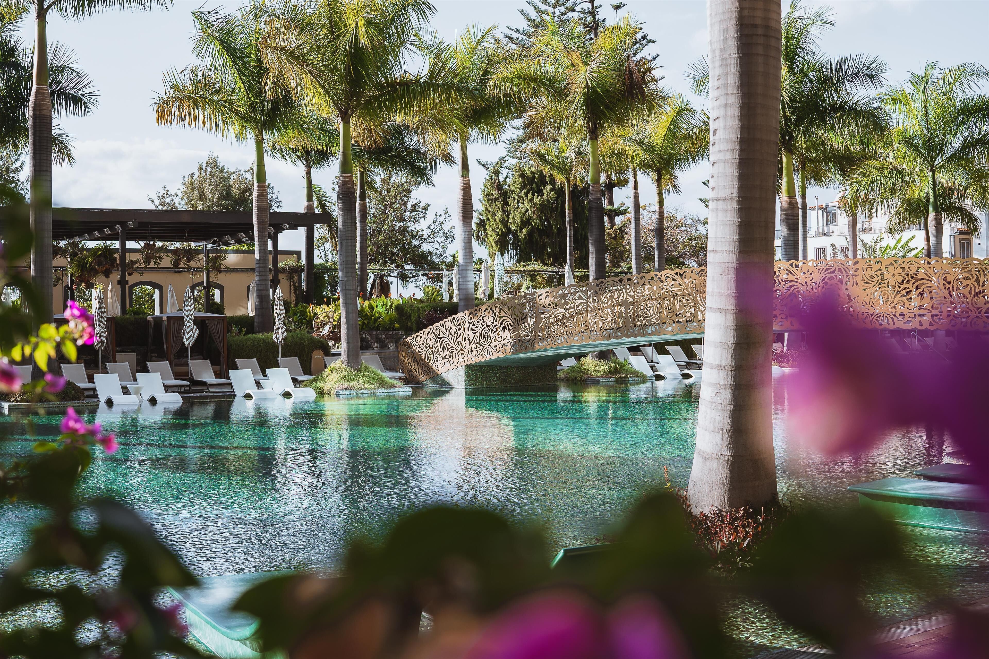 2 indoor pools, 2 outdoor pools, pool cabanas (surcharge)