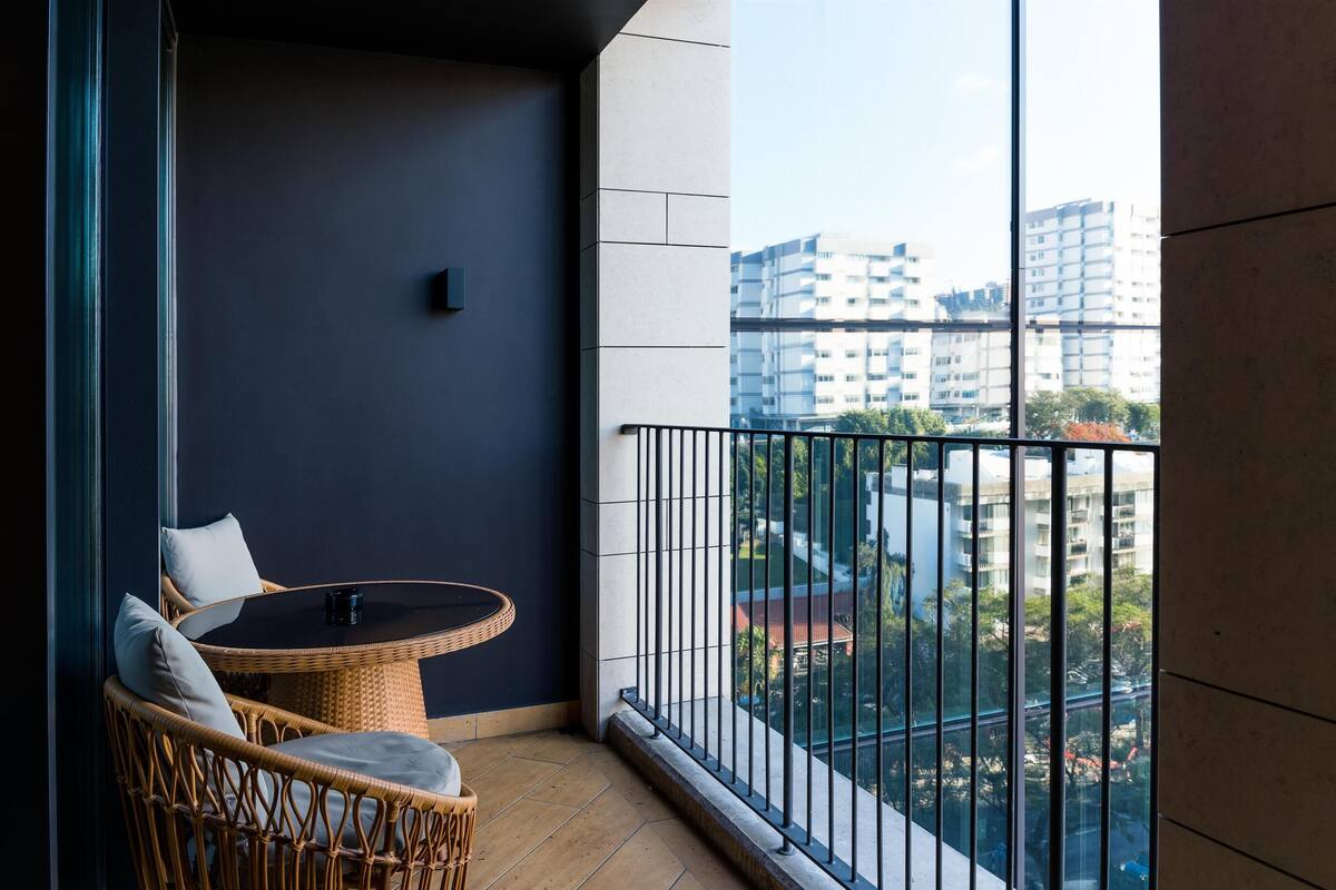 1 bedroom, premium bedding, minibar, in-room safe