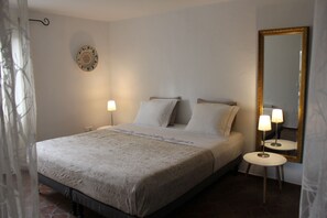 Individually decorated, individually furnished, blackout curtains - El Níspero Dulce (Alcaucin)