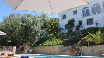 Habitació doble bàsica, 1 llit de matrimoni (Limón) | Terrassa o pati