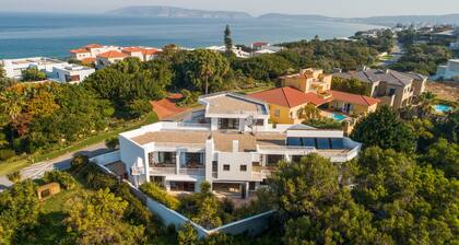 Limoni Luxury Suites