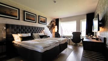 Double or Twin Room, Private Bathroom | Cribs/infant beds, rollaway beds, free WiFi, bed sheets