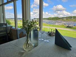 Local and international cuisine