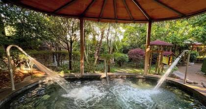 Yunnan Lishui Yunquan Hotel (Yunshida South High-speed Railway Station)