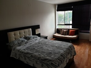 Double Room | Mobiliario individual, tabla de planchar con plancha, wifi gratis