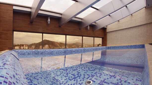 Indoor pool - Selenza Apart Hotel (Cochabamba)