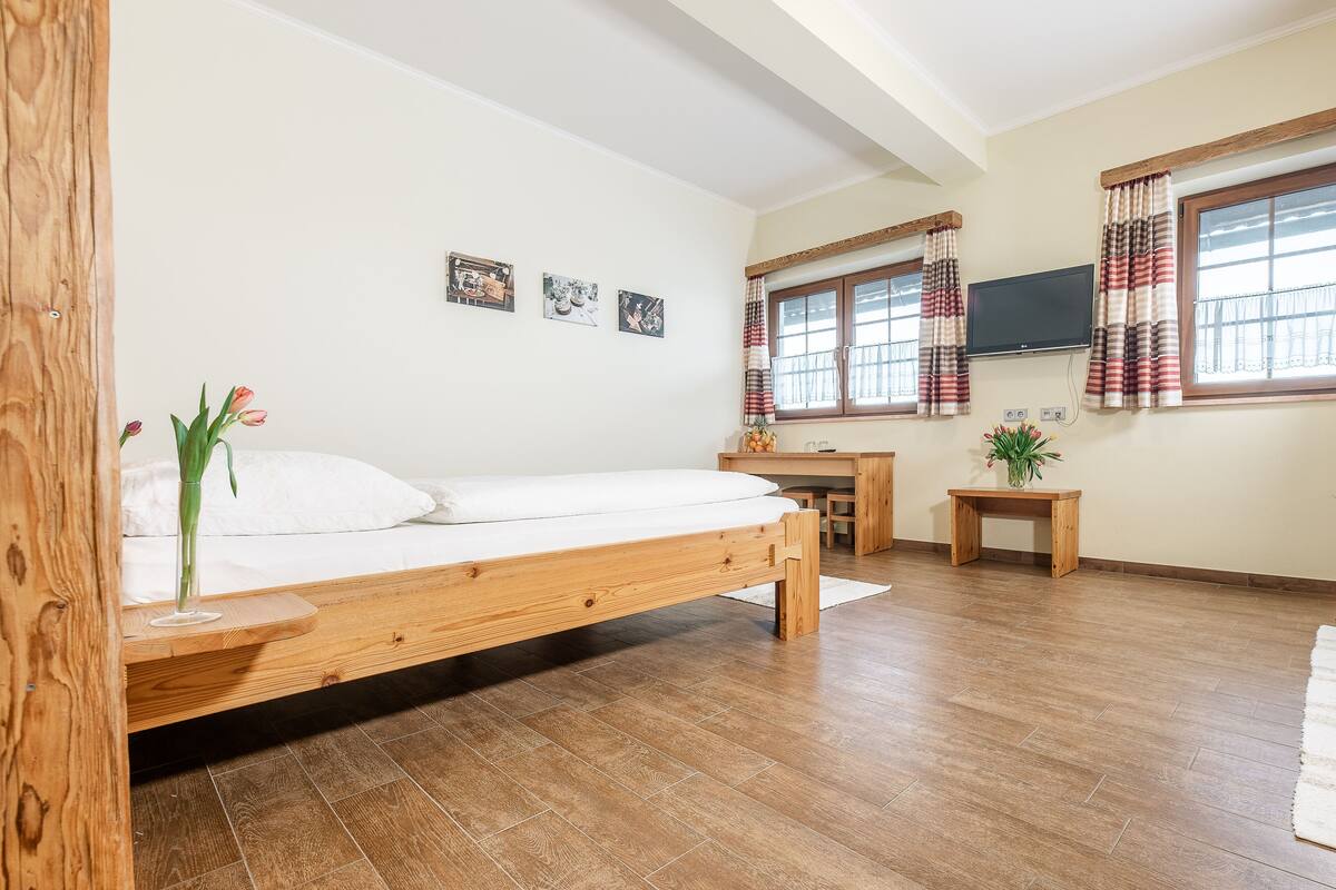 Habitación triple Confort, baño privado | 1 dormitorio