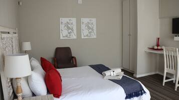 Luxe tweepersoonskamer | 1 slaapkamer, verduisterende gordijnen, een strijkplank/strijkijzer