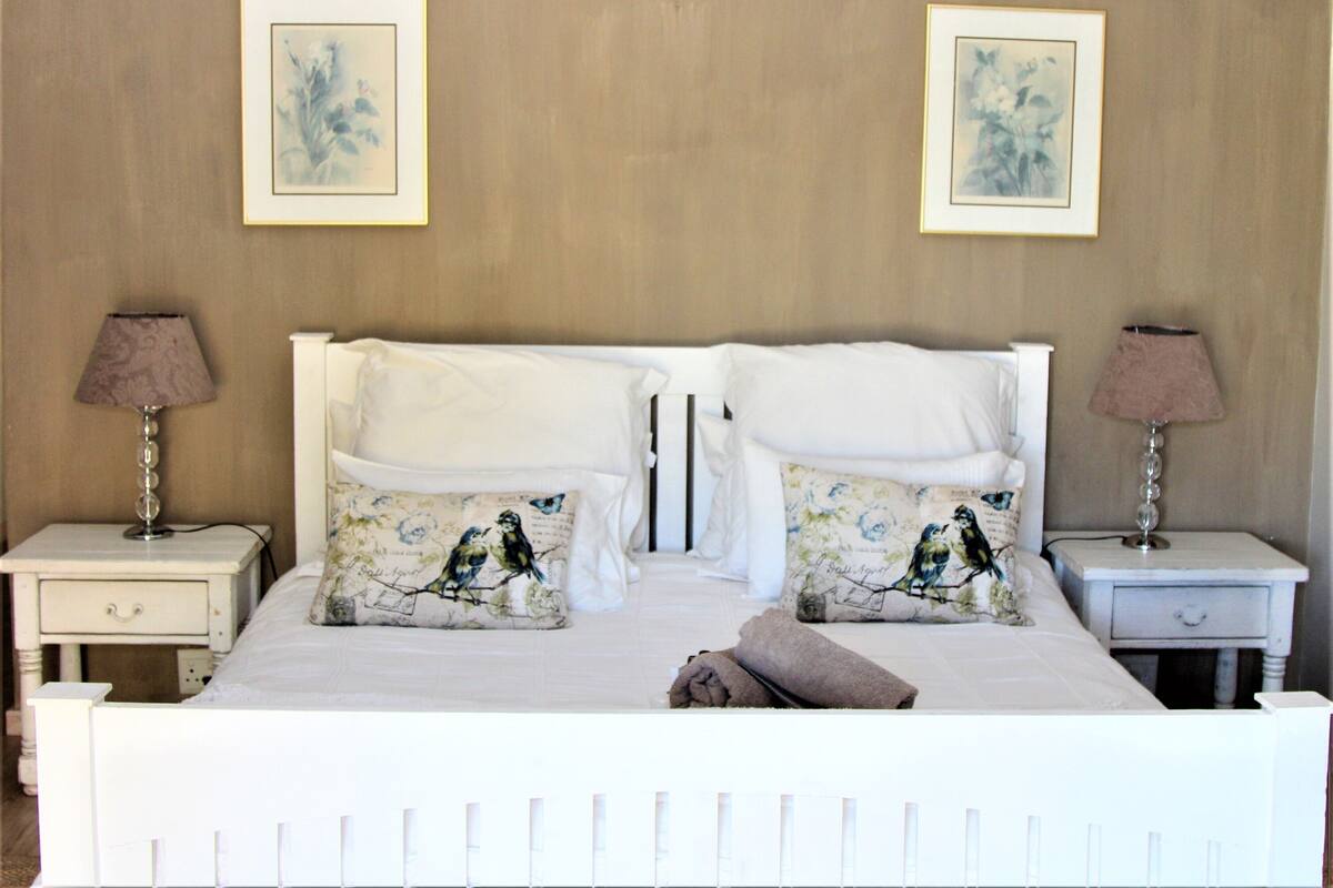 Executive-Zimmer, Poolblick | 1 Schlafzimmer, Verdunkelungsvorhänge, Bügeleisen/Bügelbrett