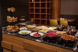 Free daily continental breakfast - B Loft Hotel Bursa (Bursa)