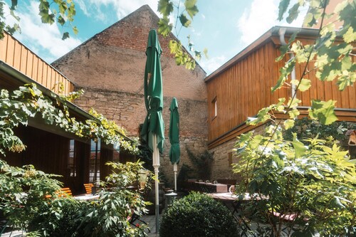 Landhotel & Weingasthof Schwarzer Adler