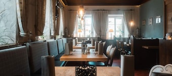 Landhotel & Weingasthof Schwarzer Adler