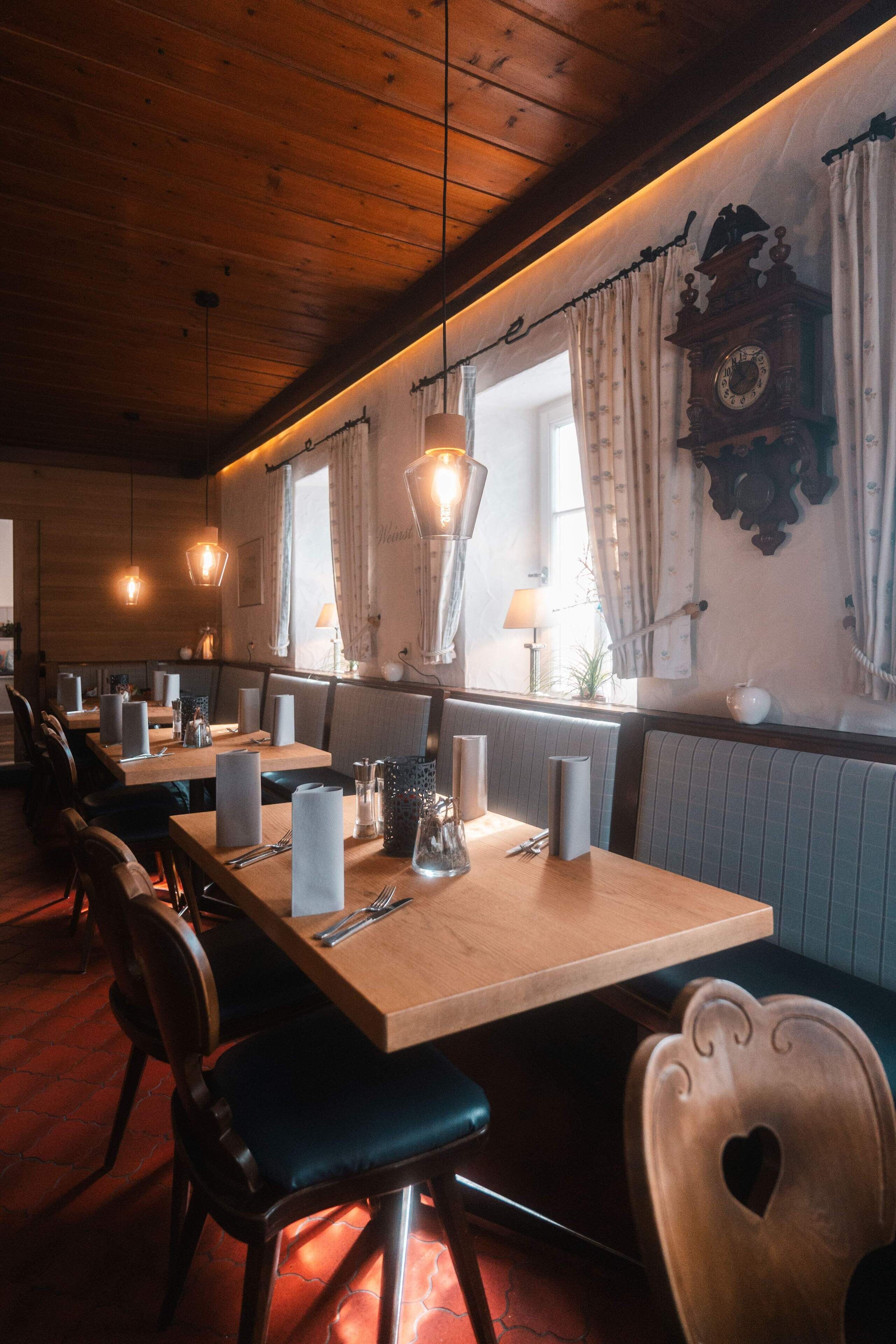 breakfast and dinner served, german cuisine