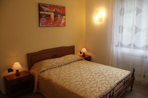 Comfort Double Room, Garden View | Desk, blackout drapes, rollaway beds, free WiFi