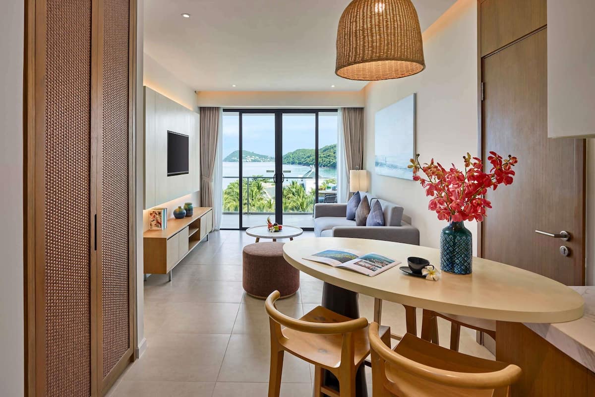 家庭房, 2 间卧室 | 客房内保险箱、特色装修、特色家居、办公桌