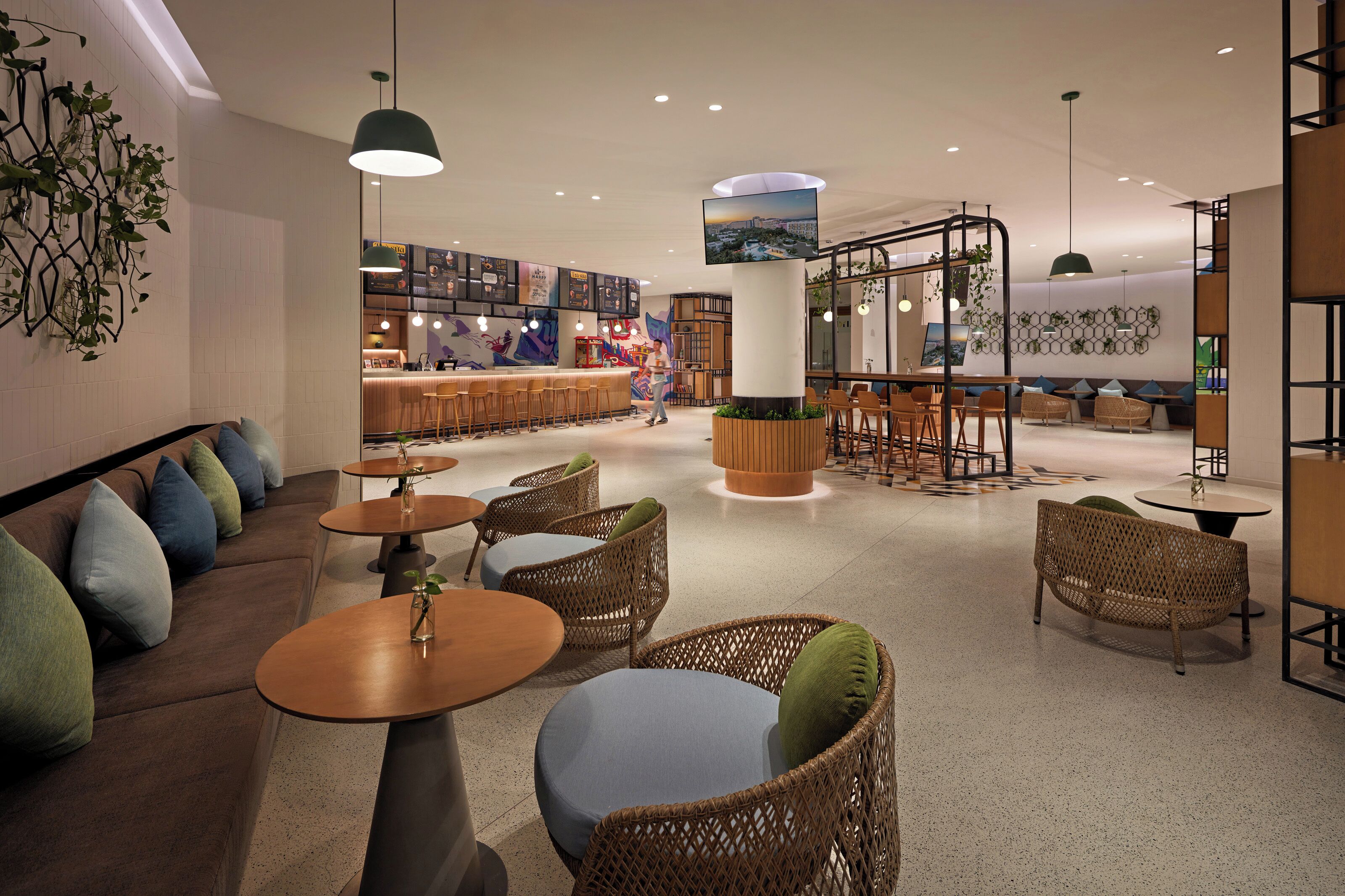 2 restaurants, breakfast, lunch served; local and international cuisine