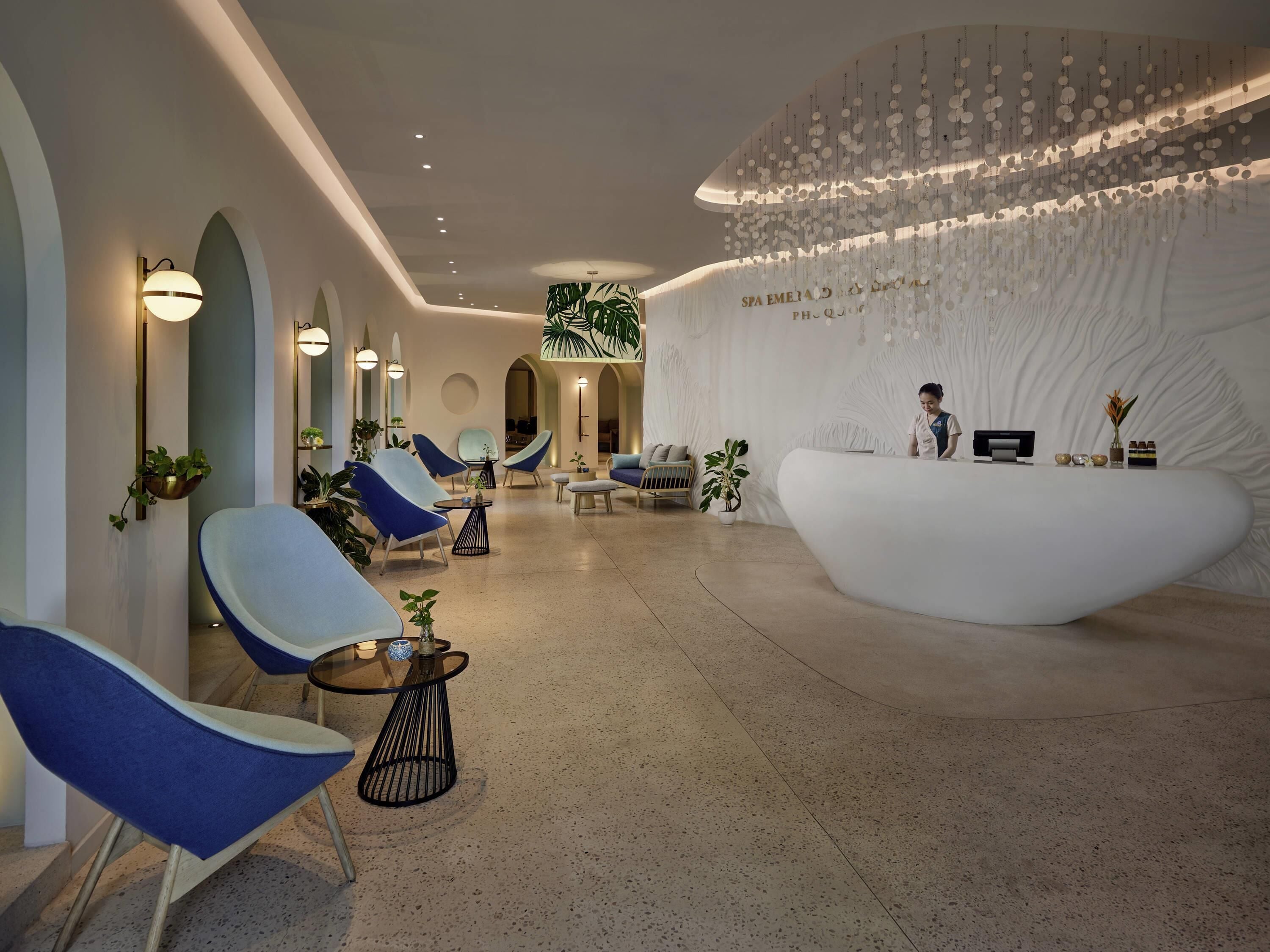 Behandelingskamers voor koppels, een sauna, een stoombad