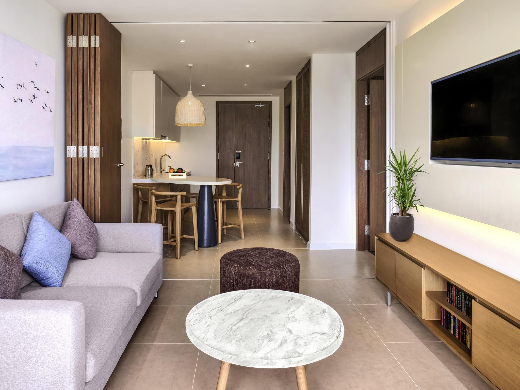 Junior Suite, 1 King Bed | In-room safe, individually decorated, individually furnished, desk