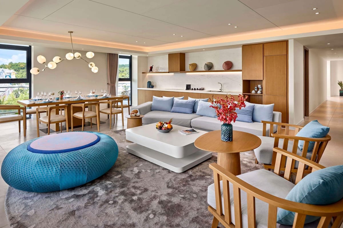 顶层房, 2 间卧室, 私人游泳池 | 客房内保险箱、特色装修、特色家居、办公桌