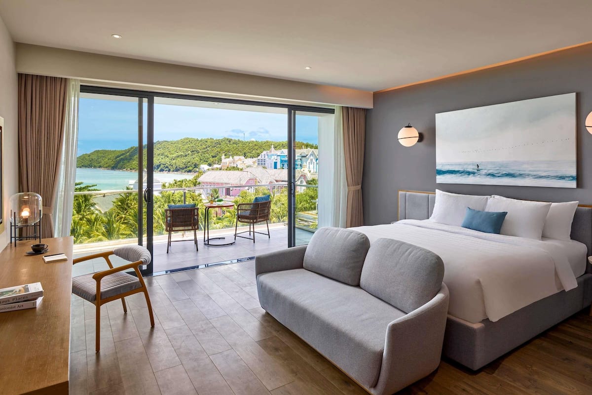 Penthouse, 2 Bedrooms, Private Pool | In-room safe, individually decorated, individually furnished, desk