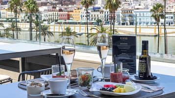 Lunch and dinner served