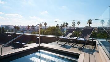 Outdoor pool, pool loungers