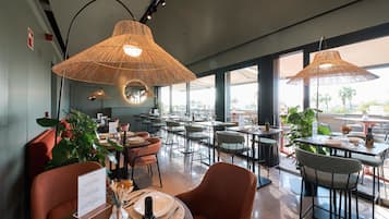 Se sirven comidas y cenas