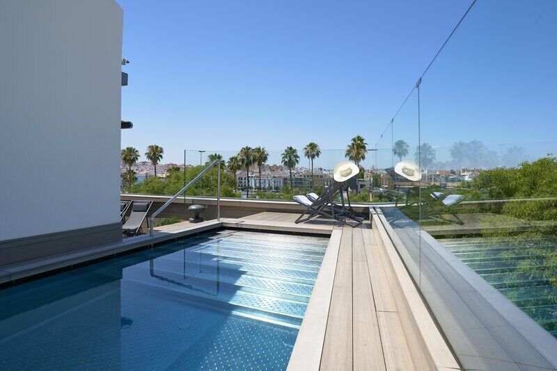 Outdoor pool, pool loungers