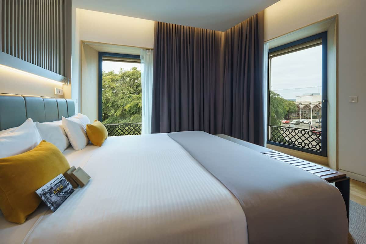 Junior-Suite | Hochwertige Bettwaren, Daunenbettdecken, Minibar, Zimmersafe